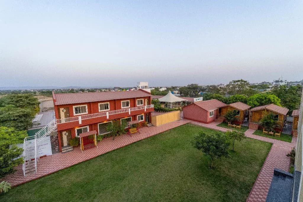 Vanrai Resort - Aerial Courtyard & Lawn View
